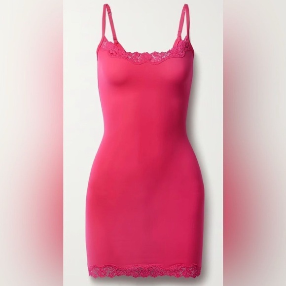 NWT Skims Fits Everybody Lace Slip Dress - Picture 1 of 6